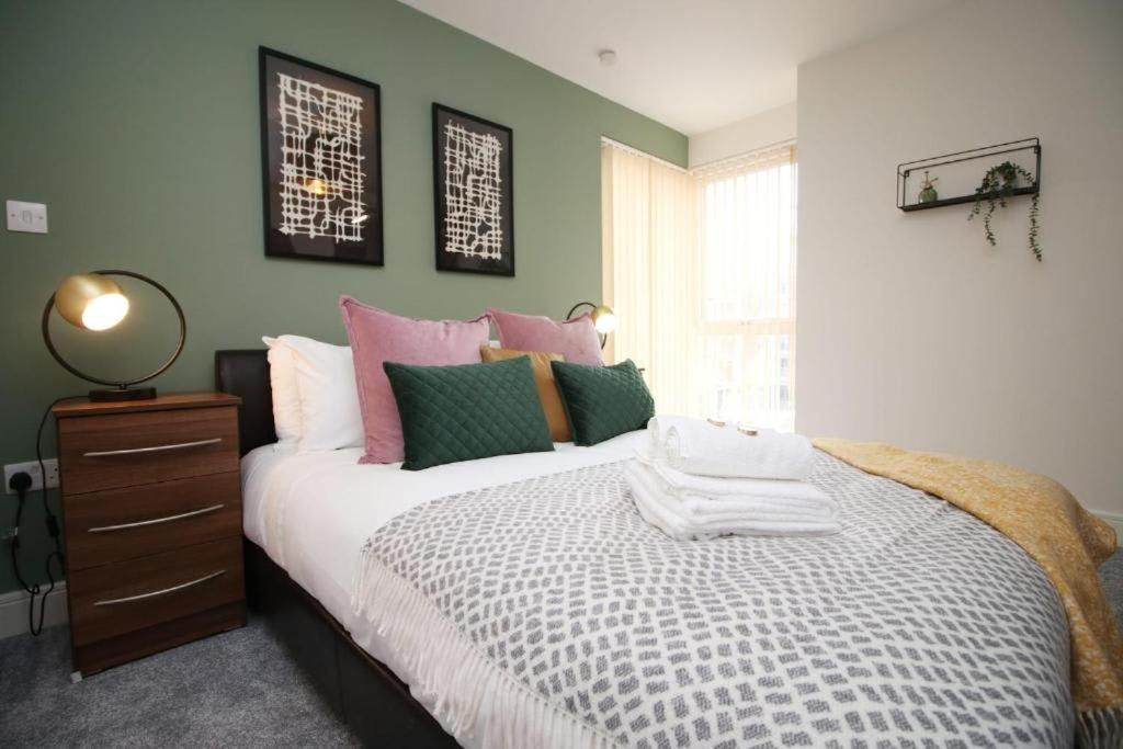 Meridian Quay By Mia Living 2 Bedroom Near The Sea Swansea