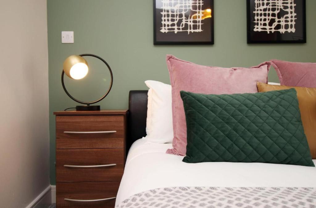 Meridian Quay By Mia Living 2 Bedroom Near The Sea Apartment *