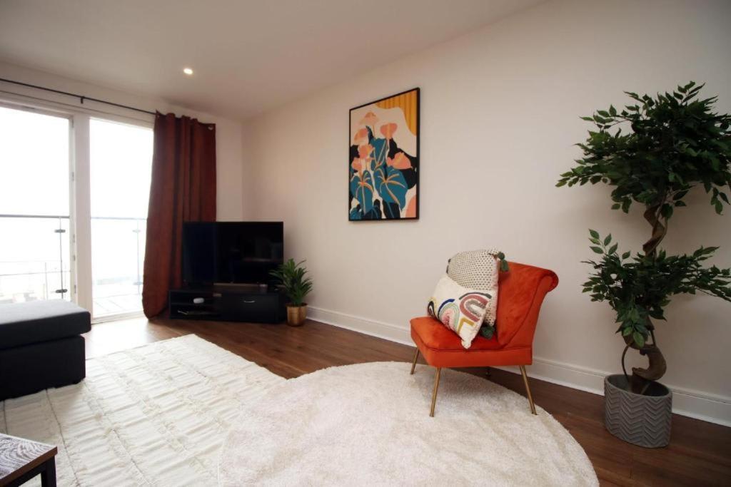 Meridian Quay By Mia Living 2 Bedroom Near The Sea
