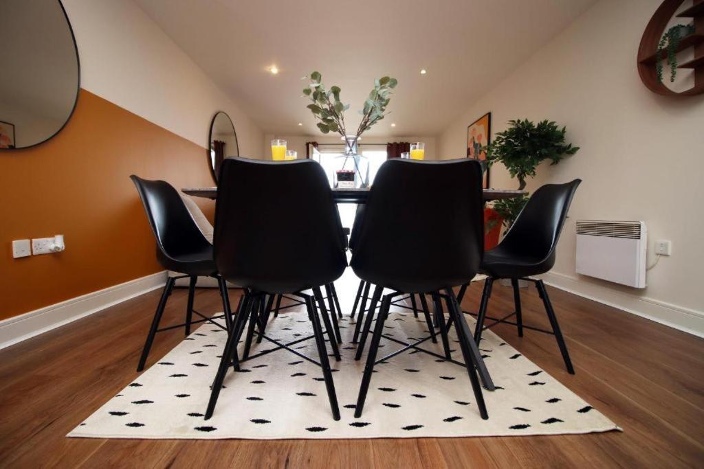 Meridian Quay By Mia Living 2 Bedroom Near The Sea *